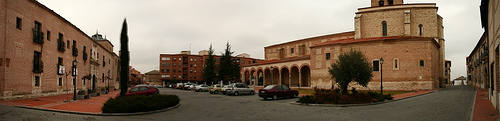 Olmedo - Ayuntamiento e Iglesia Sta María
